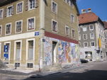 Alex Winiger, Constellation imaginaire de personnes à Ch., 2003, Silikat auf Mauer, 365x1035 cm Abb. Constellation imaginaire de personnes à Ch., 2003, Silikat auf Mauer, 365x1035 cm